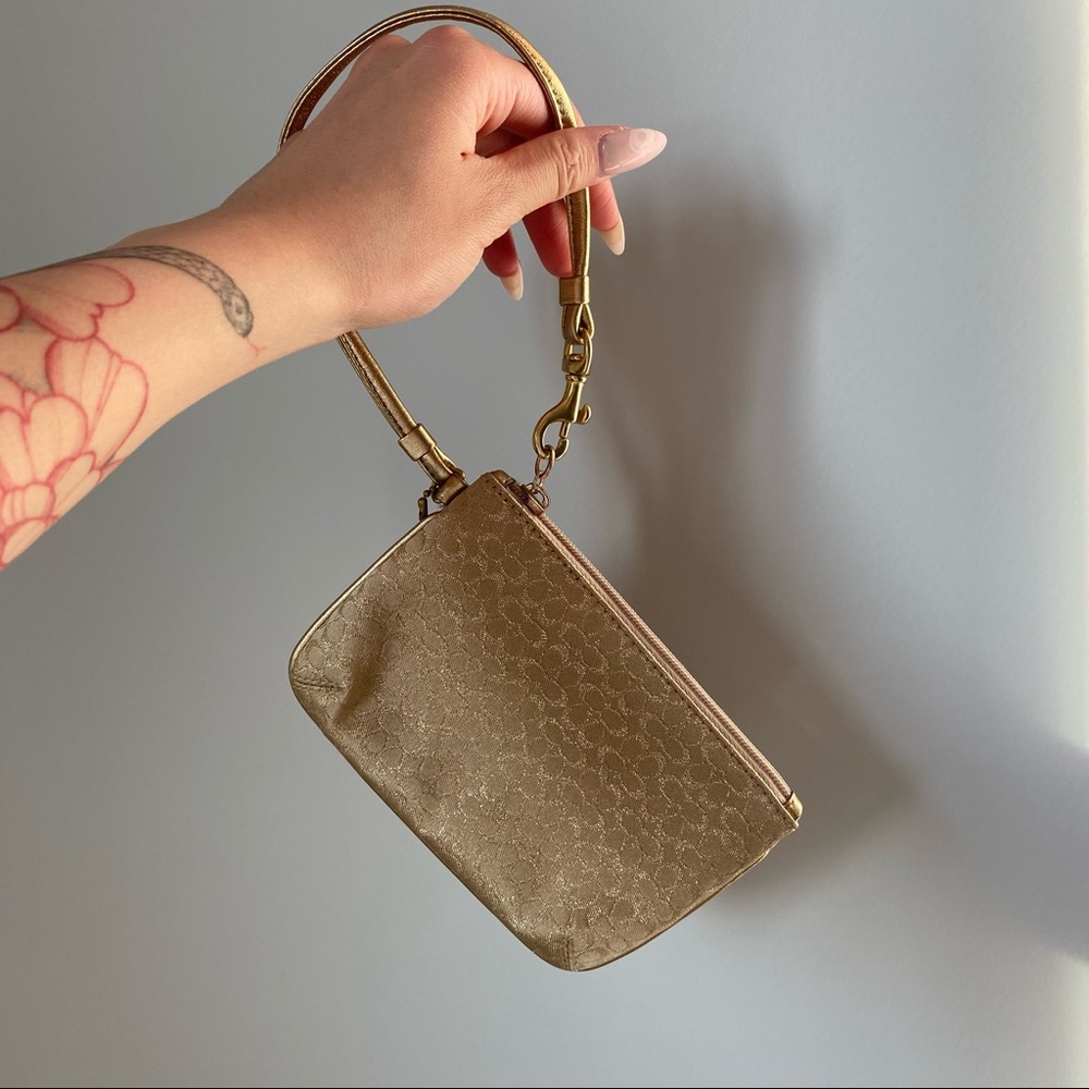 Coach Wristlet 🌼 - Picture 6 of 6